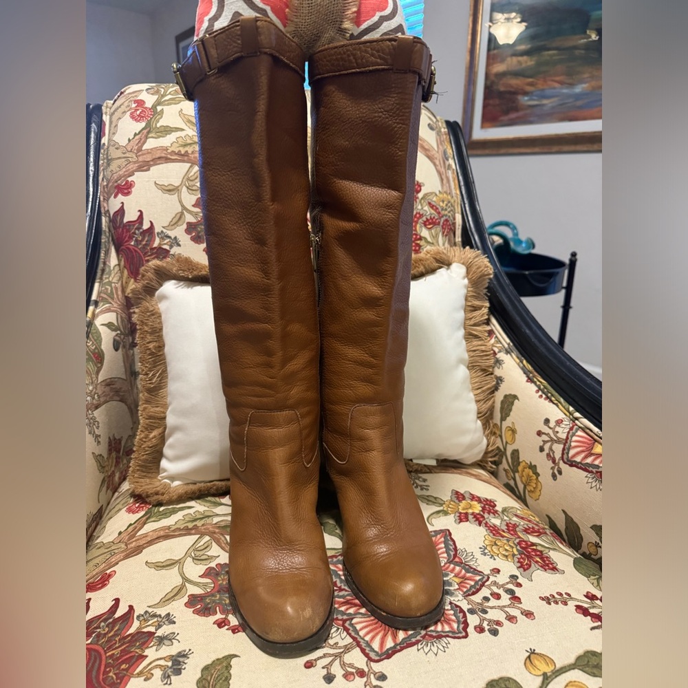 Coach “Kaylie”. 9.5 size     Pebble brown leather